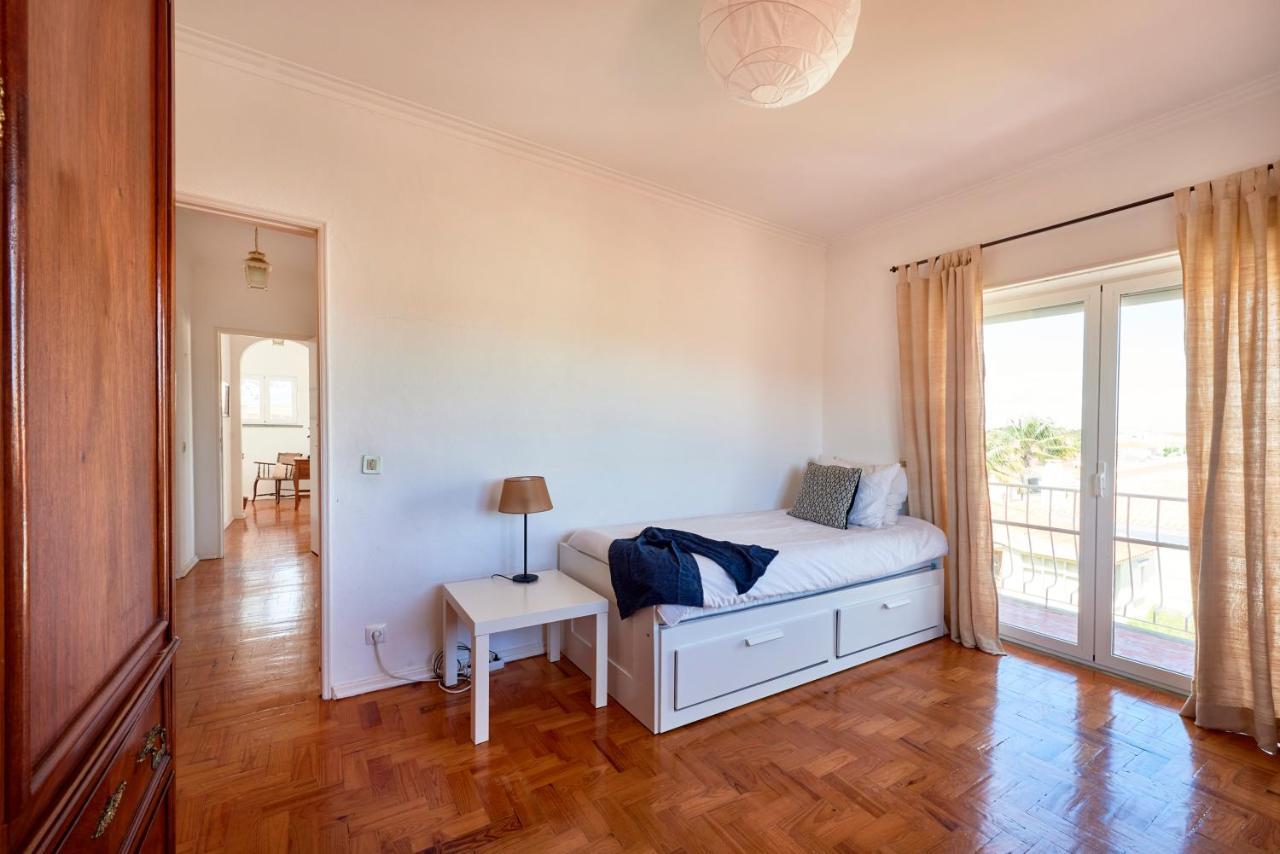 Bright Apartment With Garden In 카스카이스 외부 사진